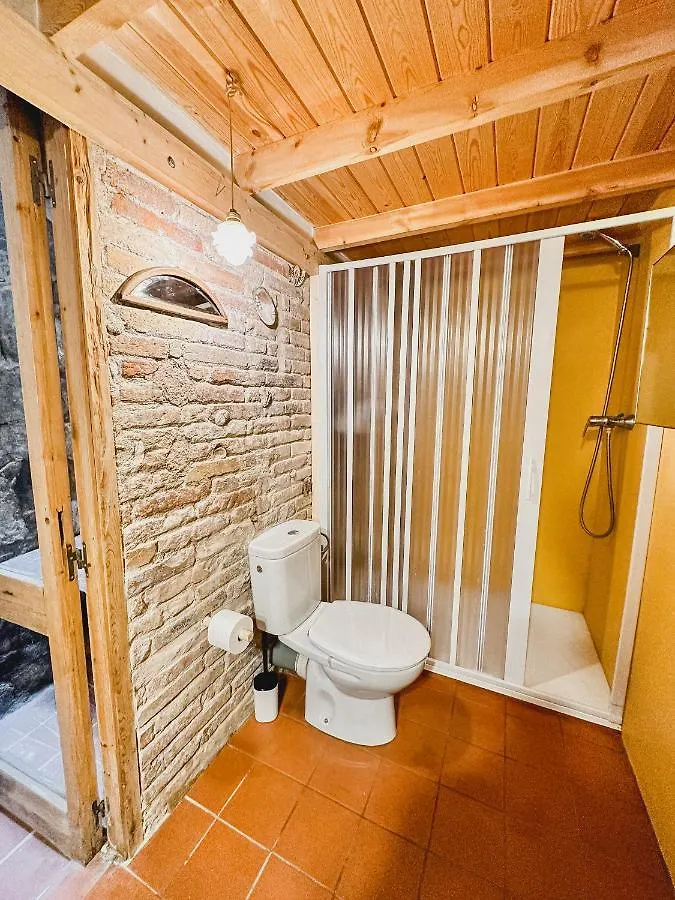 Habitacion Privada, Casa Compartida Con Pareja Private Room, Shared House With A Couple バルセロナ